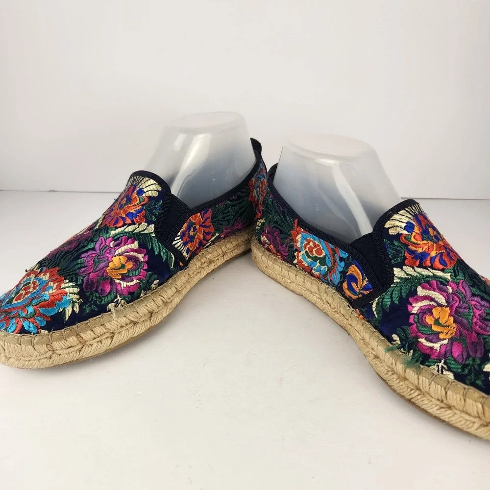 Fabiolas Women's‎ Floral Embroidered Colorful Flat Espadrilles Size 39 (8-8.5)